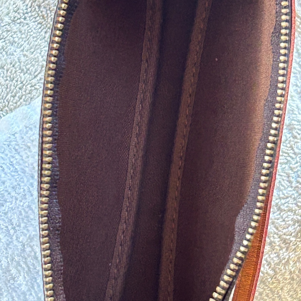 Beautiful 💯% authentic Louis Vuitton POCHETTE accessories monogram - Picture 3 of 12